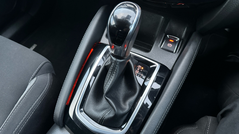 Nissan Qashqai 1.2 DiG-T N-Connecta 5dr Xtronic Petrol Hatchback